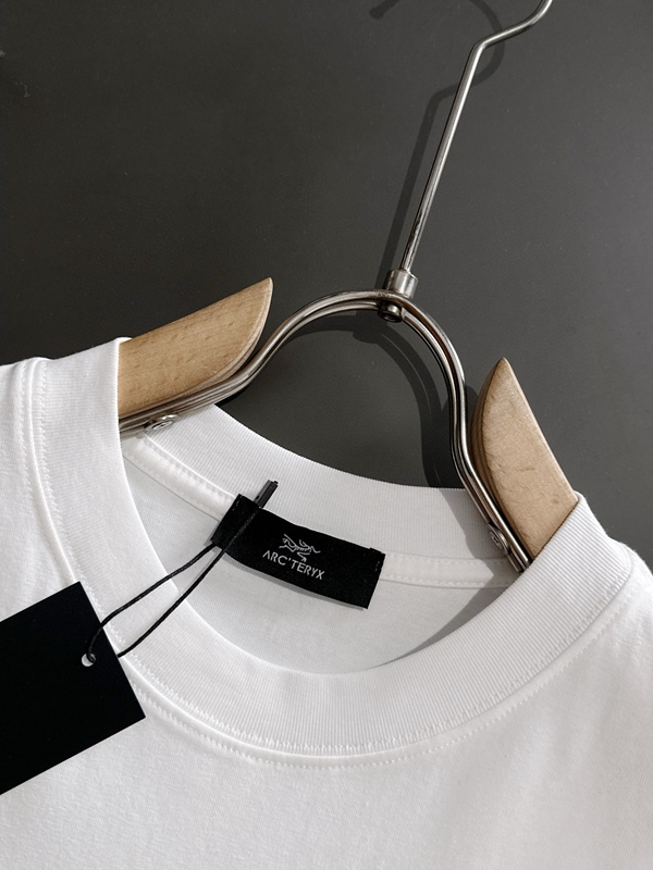 ブランドTシャツ細部ディテール